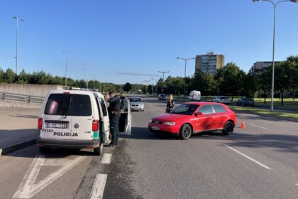 Antradienio rytą Panevėžyje specialiosios tarnybos lėkė į avarijos vietą judrioje Nemuno gatvėje.
