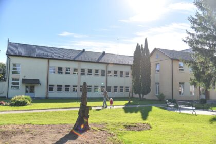 Šiandien, Rugsėjo 1-ąją, iš pagrindinės pradine mokykla-darželiu virtusi Miežiškių mokykla pasitinka 32 vaikus.