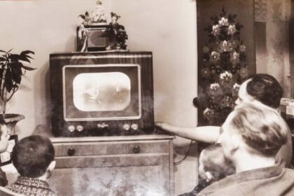 Per televiziją, kitas informavimo priemones sovietmečiu skleista propaganda netrukdė žmonėms matyti realybę tokią, kokia ji buvo iš tikrųjų,– tai yra, labai tolima režimo ideologiniams melams. PB ARCHYVO nuotr.