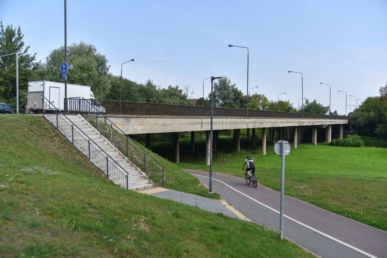 Tilto Nemuno gatvėje kapitalinį remontą planuojama atlikti per porą metų. P. ŽIDONIO nuotr.