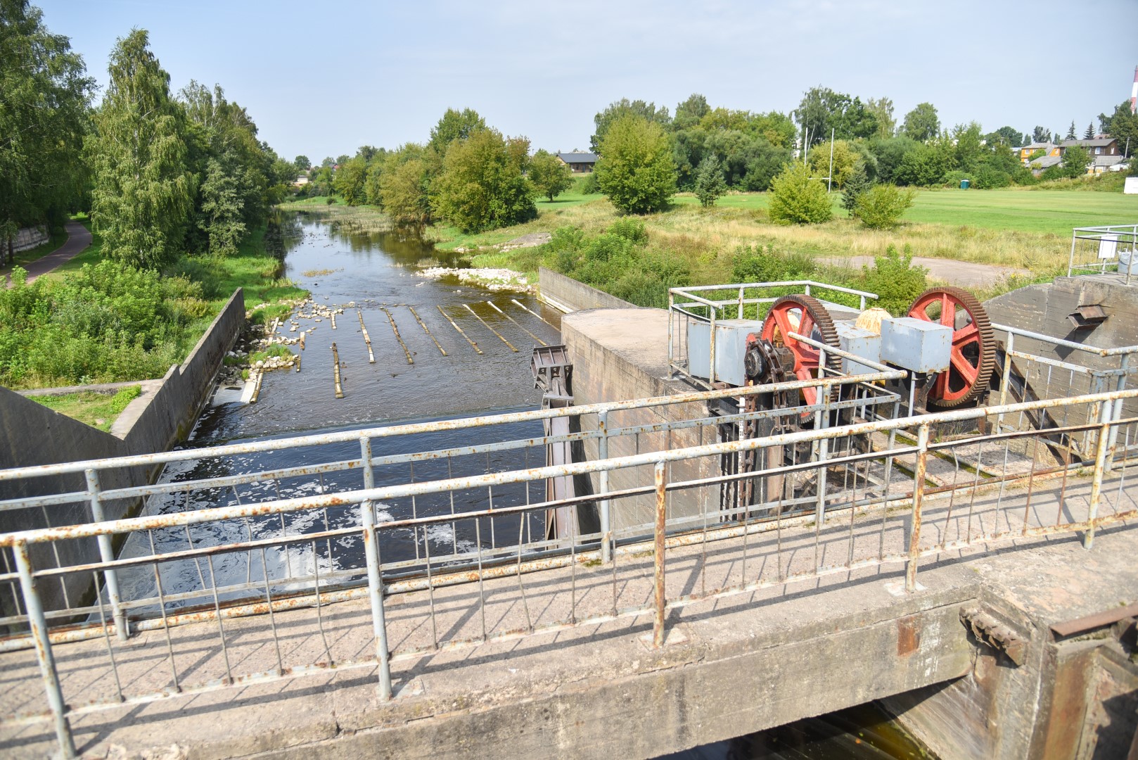 Sudėtingiausias remontas laukia J. Biliūno gatvės tilto. Dėl specifinės konstrukcijos jo nebus galima tvarkyti dalimis. P. ŽIDONIO nuotr.