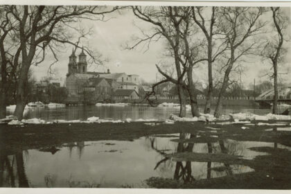 Orų išdaigos – ne tik dabartinio, klimato kaitos, laikmečio rykštė. Stichinių reiškinių – didelių karščių, audrų, pražūtingų potvynių būta ir tarpukariu. Ne apie vieną jų rašė to meto Panevėžio spauda.