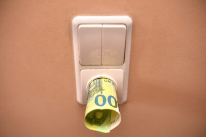 Valstybinė energetikos reguliavimo taryba (VERT) ketvirtadienį galutinai patvirtino kitų metų pirmojo pusmečio visuomeninio elektros tarifą.