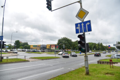 Nors suabejota, ar vertėtų į dar vieną žiedinę sankryžą Panevėžyje investuoti kone pusantro milijono eurų, miesto Savivaldybės taryba vis dėlto apsisprendė vykdyti viešąjį pirkimą Klaipėdos, Projektuotojų, Dariaus ir Girėno gatvių sankirtai rekonstruoti.