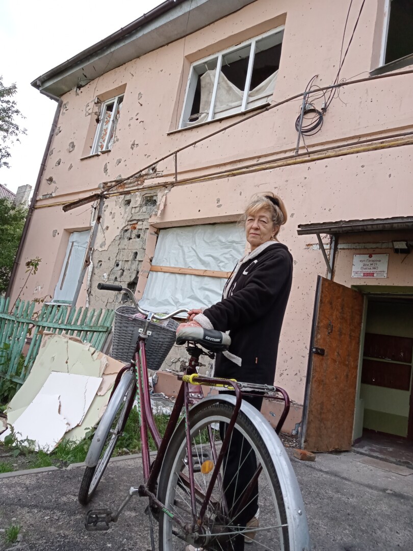 Lenai pasisekė: į jos sofą skeveldra pataikė, kai ukrainietė buvo ką tik atsikėlusi ir išėjusi iš kambario. E. BUTRIMO nuotr.