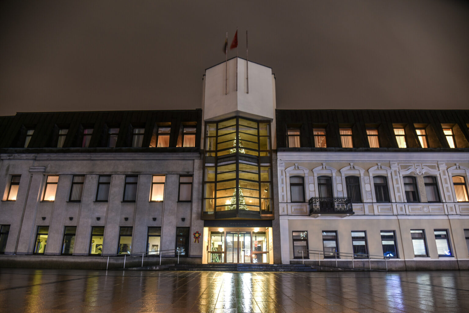 Elektros kainoms toliau kylant į rekordines aukštumas, diržus veržiasi ne tik verslas, gyventojai, bet ir savivaldybės.