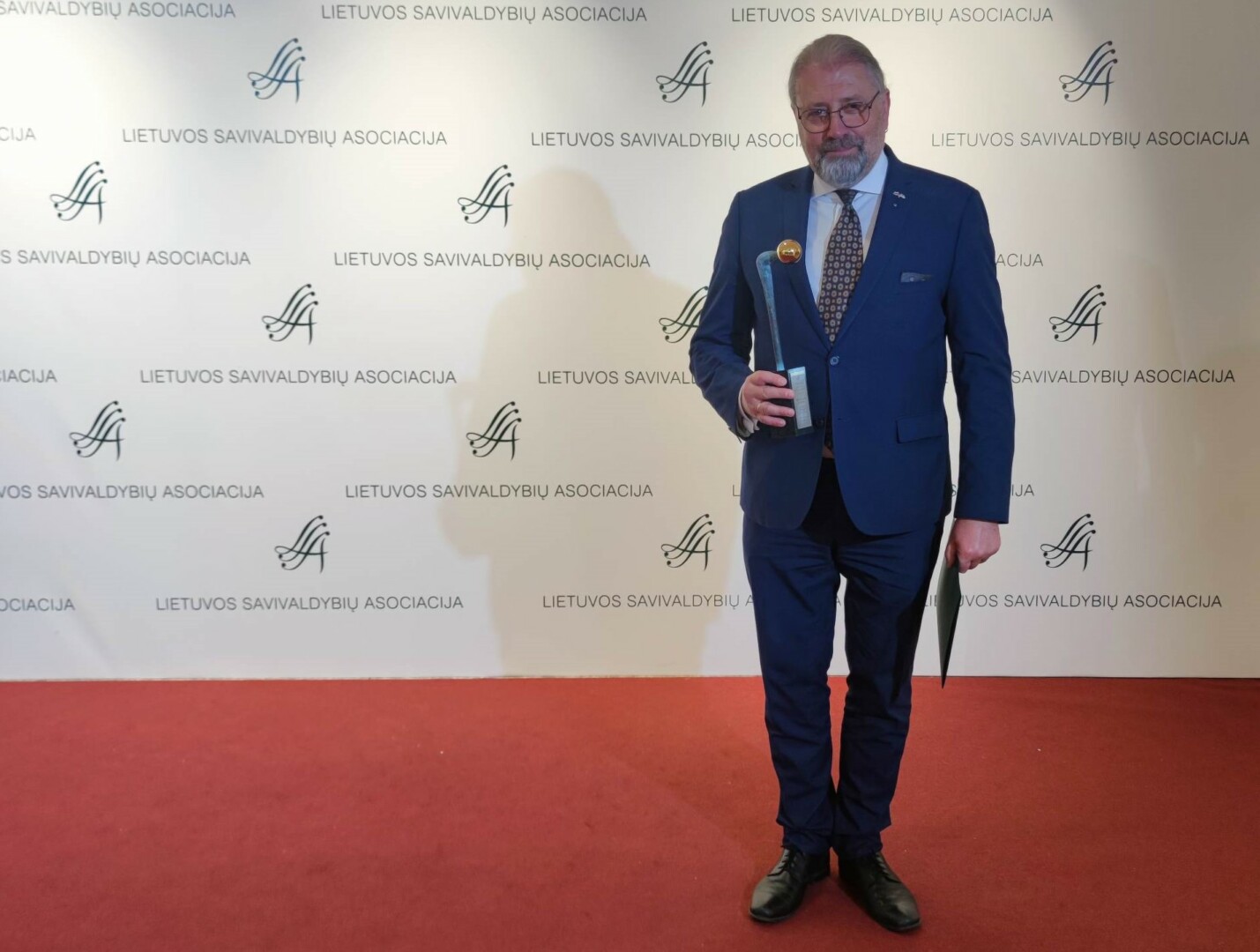 Minint Lietuvos vietos savivaldos dieną jau septynioliktus metus už ryškiausias iniciatyvas ir darbus įteikti svarbiausi šalies savivaldos apdovanojimai - „Auksinės krivūlės“.