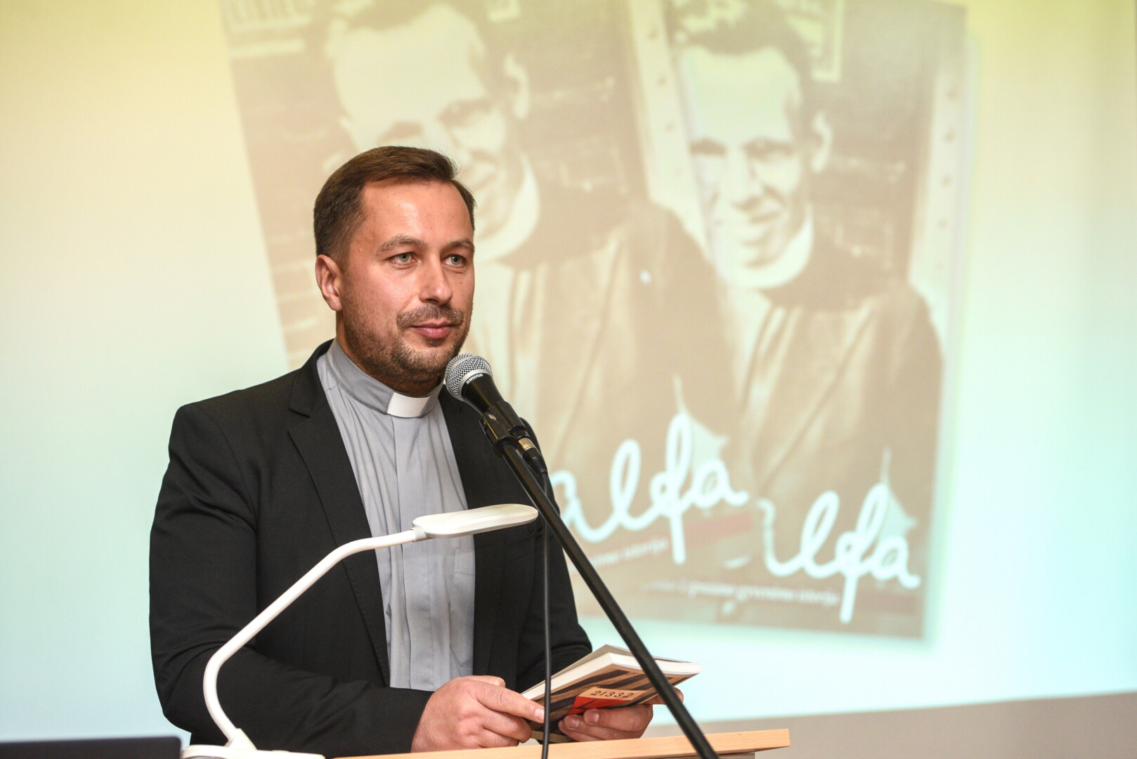 Kunigas Vitalijus Kodis išsklaidė apie Alfonsą Lipniūną sukurtus mitus. G. KARTANO nuotr.