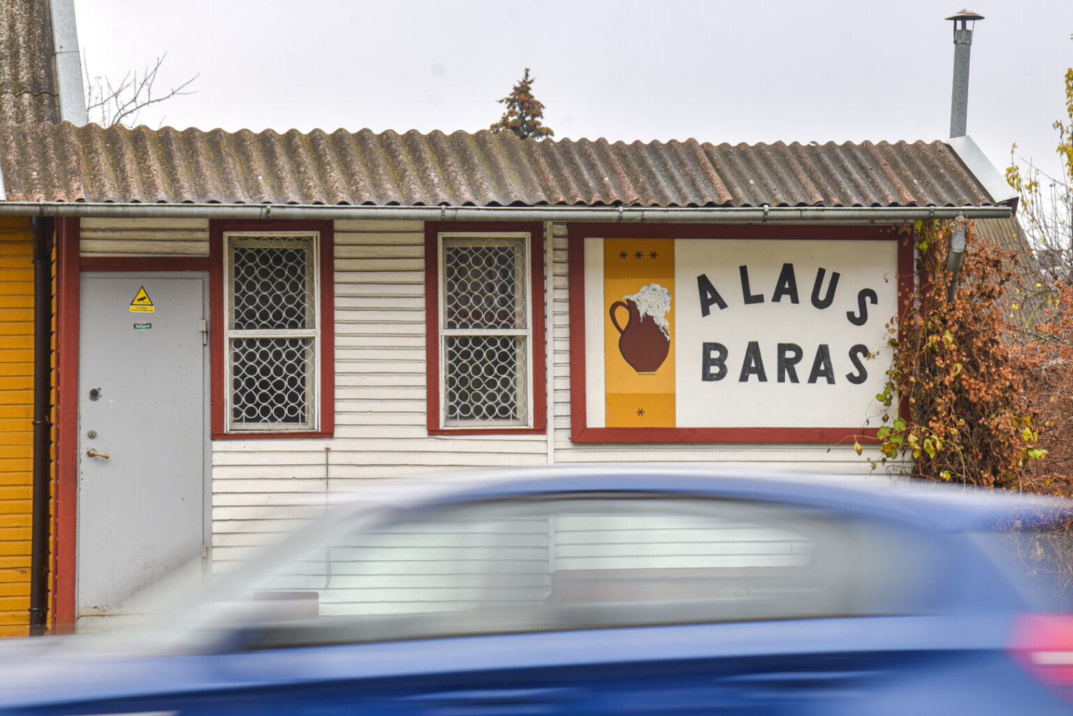 Spynas ant alaus barų pakabinęs karantinas Panevėžyje penkiems jų paskelbė nokautą. Iki pandemijos Aukštaitijos sostinėje veikė 55 tokios įstaigos. Dabar jų penkiomis mažiau.