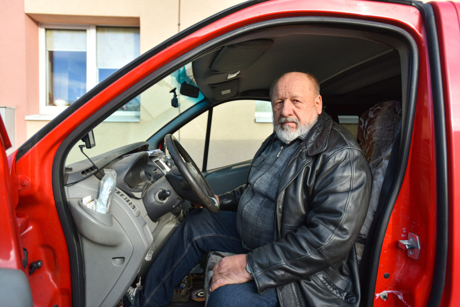 Sigitas Zabulionis neslepia, jog žmonos užmojai padėti visiems, kam reikia pagalbos, būdavo sugalvojami jųdviejų. Tačiau viešumai juos pristatydavo gydytoja, o jis, technikos žmogus, tuos užmojus pildydavo.