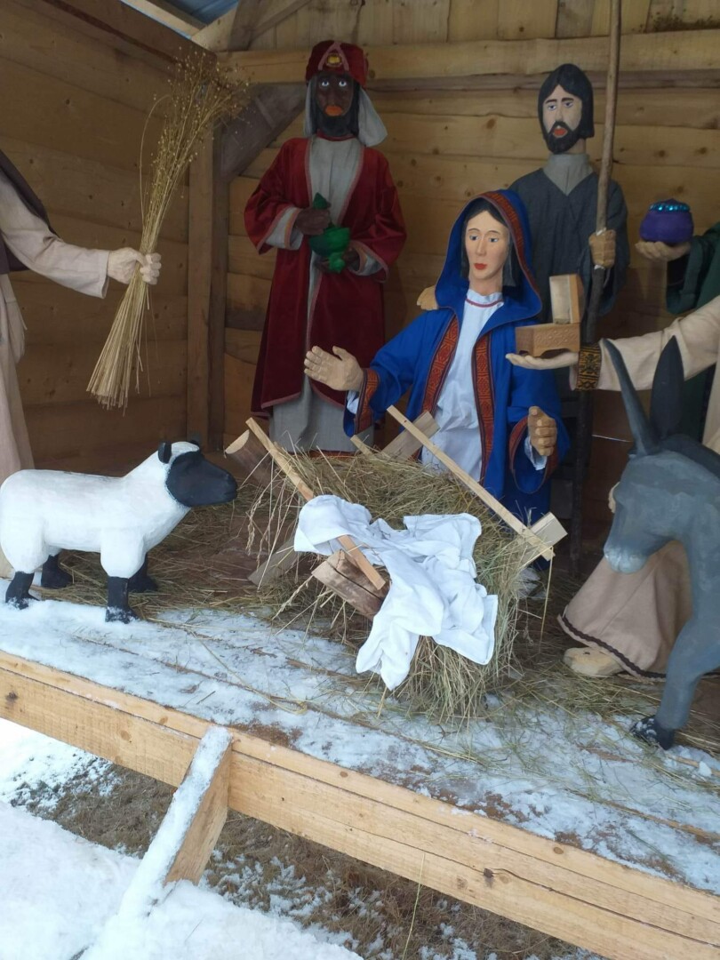 Kūdikėlį Jėzų iš prakartėlės nugvelbė vagys. J. Masiulio knygyno nuotr.