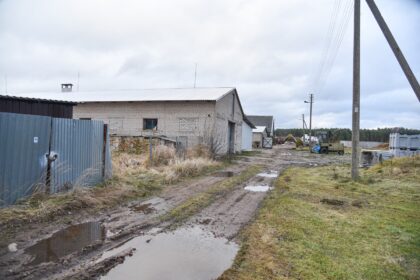 Vos už šešių kilometrų nuo Panevėžio centro, už kilometro nuo Velžio bei Liūdynės ir vos už kelių šimtų metrų nuo Velželio kaimo planuojama statyti bioreaktorių, per metus apdorosiantį daugiau nei 25 tūkstančius tonų mėšlo, šiaudų, siloso bei kitos žaliosios masės ir gaminsiantį biodujas.
