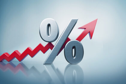 Europos centrinis bankas (ECB) pranešė vėl padidinęs palūkanų normas, šįkart – dar 0,5 proc. Šis ECB Valdančiosios tarybos žingsnis atitiko ekonomistų lūkesčius. Dabar trys pagrindinės normos yra 2,5–3,25 proc. intervale.