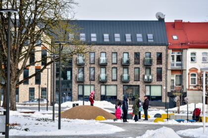 Kas ketvirtas Panevėžio gyventojas sulaukęs pensinio amžiaus, o vaikų iki keturiolikos metų – du kartus mažiau nei senjorų. Visgi ekspertai tvirtina, kad nors laikai, kai Aukštaitijos sostinė skaičiavo šimtą tūkstančių gyventojų, jau praeitis, regionų laidoti nereikia.