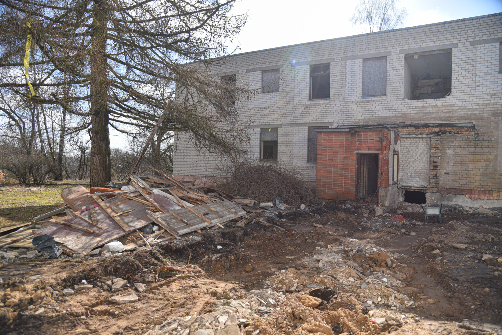 Apleistą buvusio „Spindulėlio“ lopšelio-darželio korpusą, esantį Venslaviškio gatvėje, įsigijo panevėžietis verslininkas. P. ŽIDONIO nuotr.