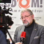 Panevėžio miesto mero Ryčio Mykolo Račkausko ir jo buvusios patarėjos Gintarės Maskoliūnienės baudžiamojoje byloje Apeliacinis teismas ketvirtadienį peržiūrėjo teisėsaugos slapta darytus įrašus.