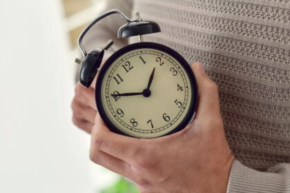 Lietuvoje kitą savaitgalį įvedamas vasaros laikas. Naktį į 26-ąją, sekmadienį, laikrodžiai visoje šalyje bus pasukti viena valanda į priekį.