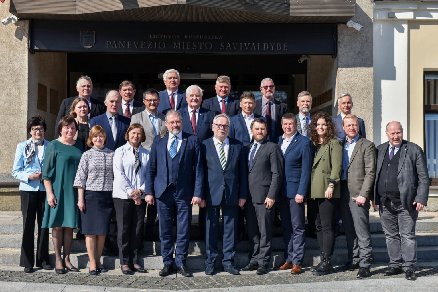 Paskutiniame ketverių metų kadenciją baigusios Panevėžio tarybos posėdyje nueinantieji nuo politinės arenos iškėlė kalavijus dėl naujo veiklos reglamento.