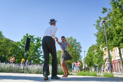 Artėjant vasarai, ryškėja minias į Panevėžio Laisvės aikštę sutraukiančio tradicinio renginių ciklo „Susitikime penktadienį“ kontūrai.