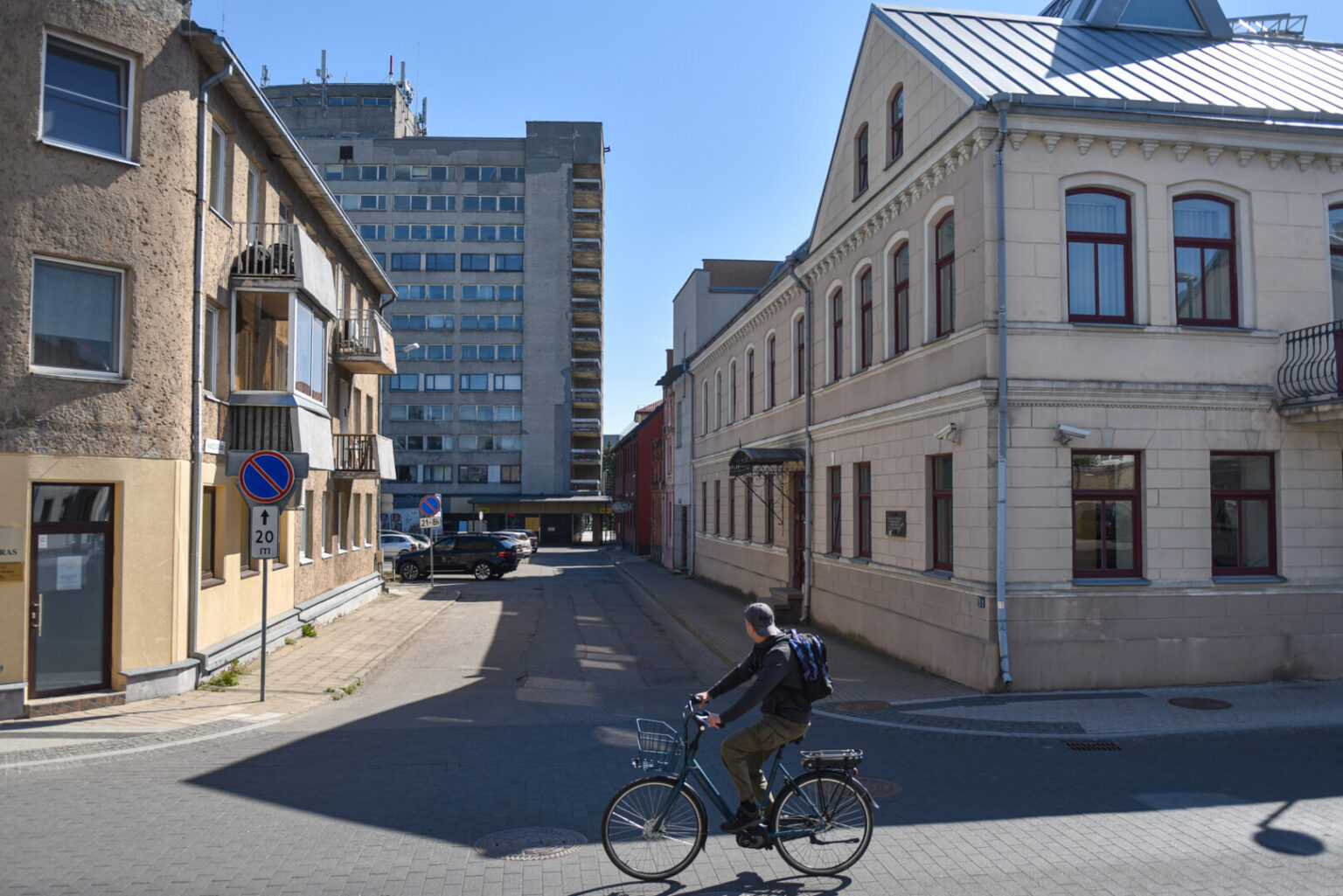 Maskvos vardu Panevėžyje vadintai gatvei suteikus garbingai kovojusio Bataliono vardą, netrukus čia ir pirmoji miesto spaustuvė atsidarė, o joje prieš 99-erius metus laikraštis „Panevėžio balsas“ pradėtas leisti.