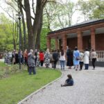 Meka, kultūros sala, oaze, vieta atgaivai, kūrybai ir susitikimams jau spėta „pakrikštyti“ Skaistakalnio parke vos prieš kelias dienas atidarytą Pragiedrulių sodybą.