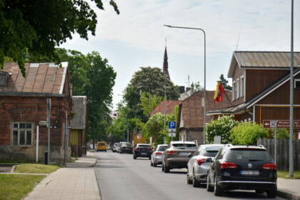 Ir Marijos, ir Fridricho, ir Liaudies vardu vadinta gatvė, dabar žinoma kaip A. Smetonos, istorijoje išliko pirmosios Panevėžio pradinės mokyklos, kitų švietimo įstaigų pradžia ir daugelio garsių žmonių gyvenimo bei kūrybos versmės vieta.