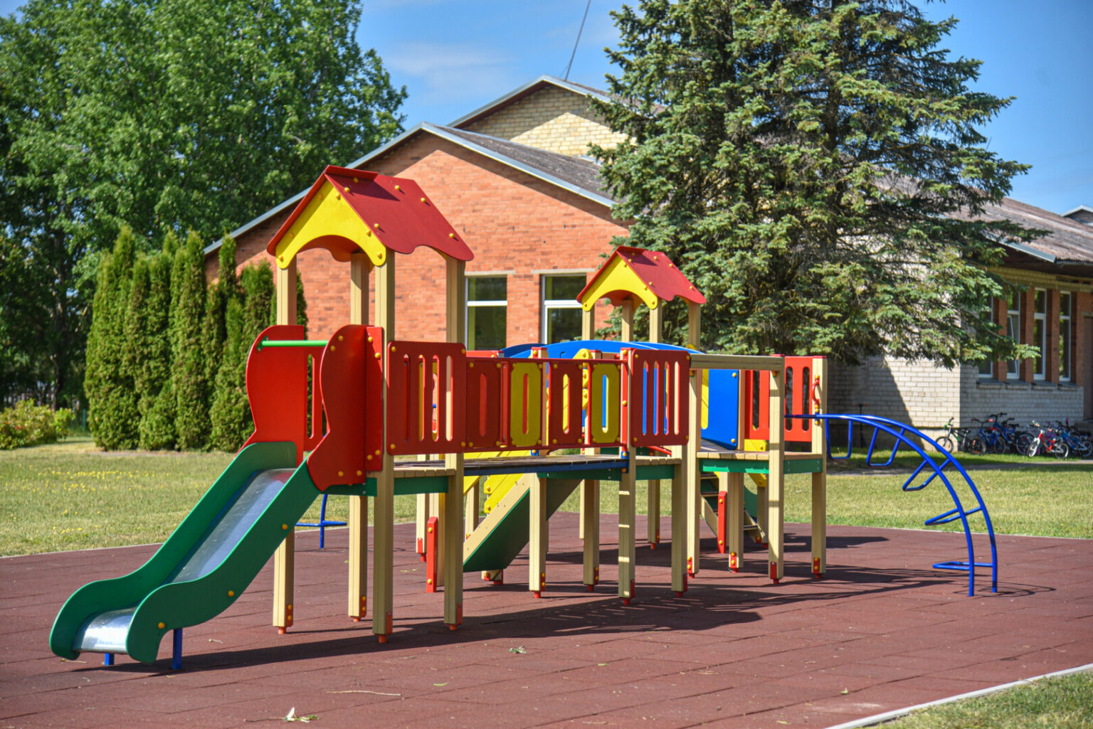 Sukūrę planą uždaryti vaikų darželį priemiestinėje Trakiškio gyvenvietėje rajono švietimo strategai ir Savivaldybės vadovai veikiausiai nesitikėjo tokio aršaus gyventojų pasipriešinimo.