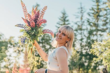 Panevėžio pakraštyje, Ugnės Debeikienės namų kieme, sukurtas sodas – pavyzdys, kaip mažytė, beveik atsitiktinė idėja pamažu gali virsti aistringu hobiu.