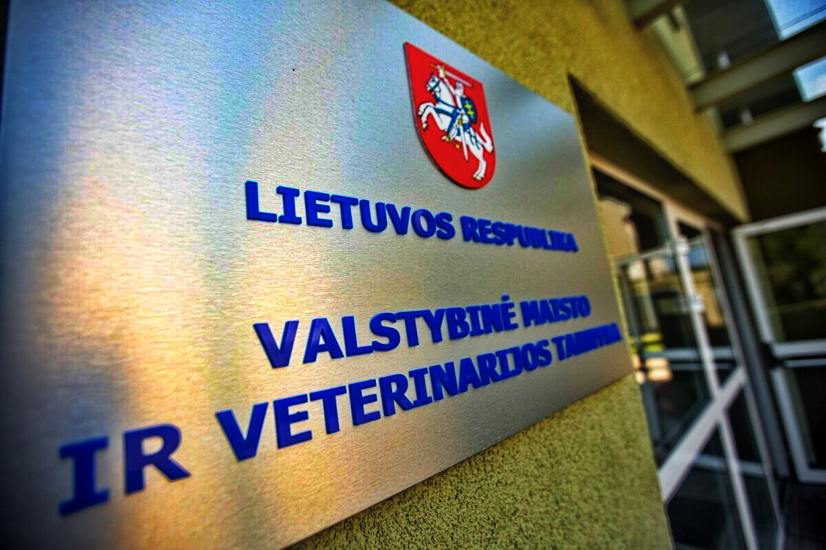 Valstybinė maisto ir veterinarijos tarnyba (VMVT) šią savaitę sulaukė vartotojų informacijos, kad prekybos vietose, maisto produktų lentynose bei elektroninėje prekyboje yra siūloma įsigyti 70 proc. koncentracijos acto rūgšties produktus.