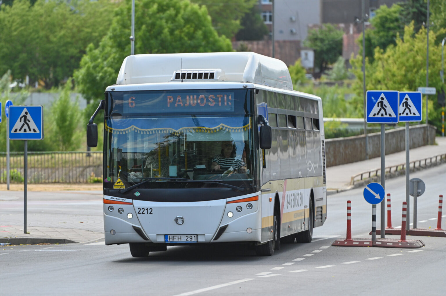 Panevėžio maršrutiniuose autobusuose jau nuo šio rudens nebeliks įprastinių popierinių bilietų.
