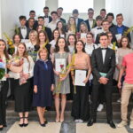 Panevėžyje apdovanoti gabiausi abiturientai, už valstybinį egzaminą gavę bent vieną šimtuką.