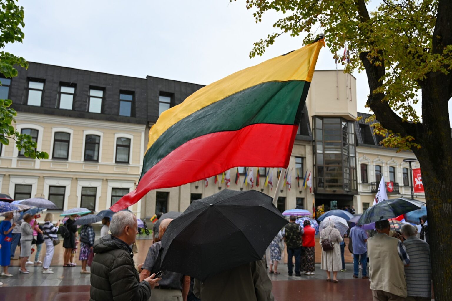 Valstybės dienos renginiai Panevėžyje prasidėjo šv. Mišiomis už Lietuvą Kristaus Karaliaus katedroje.