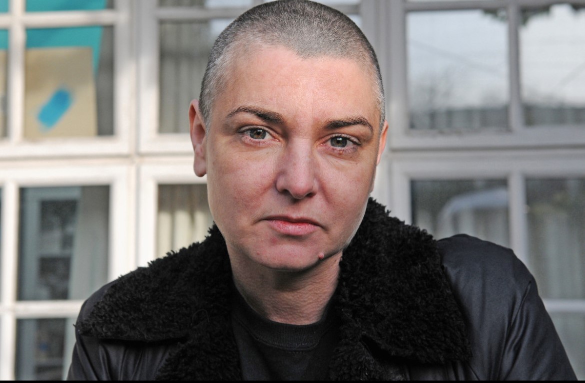 Sulaukusi 56 metų mirė airių popdainininkė Sinead O‘Connor, kuri dešimtajame dešimtmetyje išgarsėjo visame pasaulyje, trečiadienį pranešė Airijos žiniasklaida.