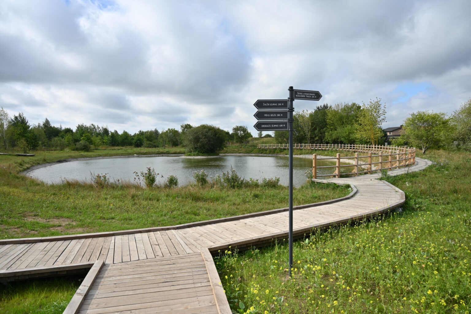 Naujausio Panevėžyje, baigiamo kurti savito Kniaudiškių parko projekto rengėjai žada jau visai greitai jį atverti nekantriems lankytojams.