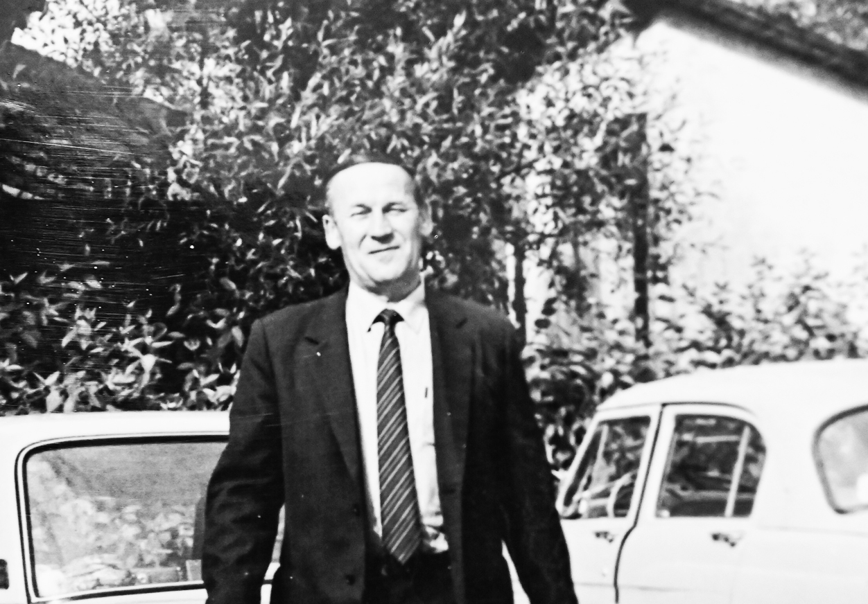 Poeto, kompozitoriaus, knygų autoriaus, praeityje garsaus estradinio ansamblio „Vaivorykštė“ vadovo Aloyzo Jarecko Panevėžys neteko likus dienai iki jo 90-ojo gimtadienio.