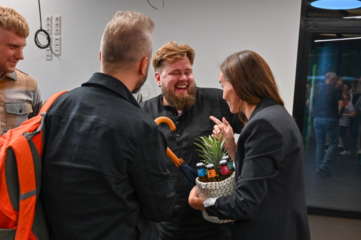 „Tikiuosi, kad žmonės pamatys Panevėžį tokį gražų, kokį pamačiau aš“, – viliasi fotografas Juozas Petkevičius, atidaręs neeilinę parodą, skirtą Panevėžiui ir jo herojams.