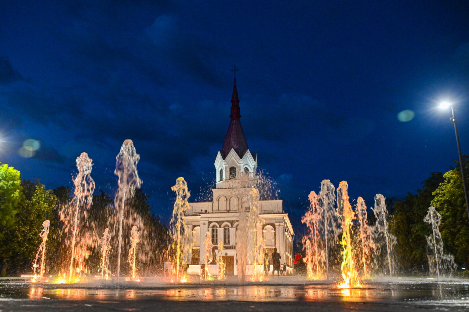 Orams pradėjus sparčiai vėsti, Aukštaitijos sostinė iki pavasario atsisveikina su miesto fontanais.