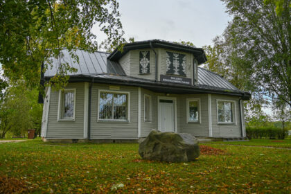 Panevėžio rajono savivaldybė planuoja Molainiuose įsteigti naują vaikų darželį. Sparčiai besiplečiantis kaimas jo nekantriai laukia. Net viskam sklandžiai klostantis ugdymo įstaiga duris atvertų galbūt tik 2025 metų pabaigoje.