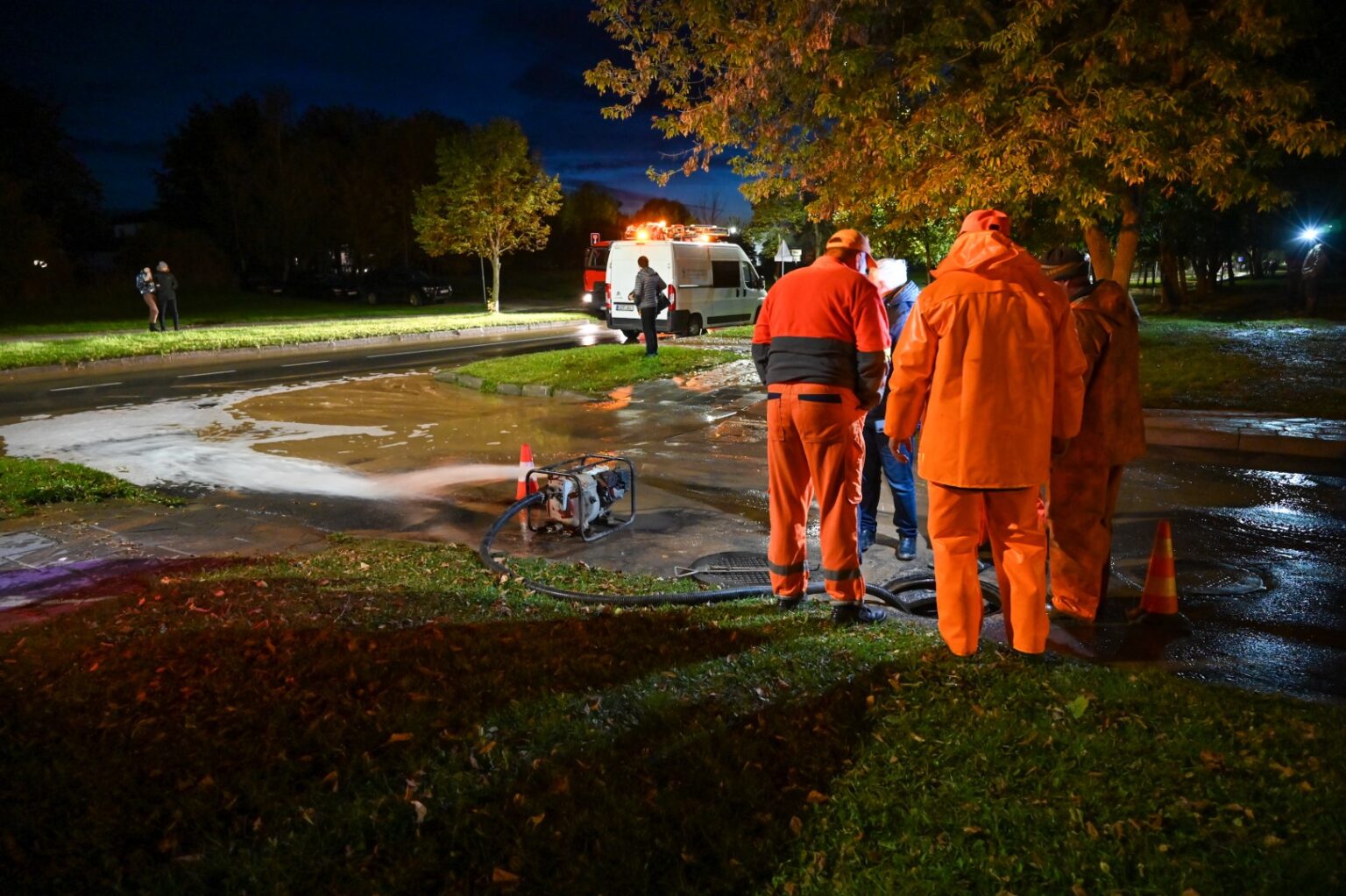 Remiantis AB „Aukštaitijos vandenys“ pranešimu, 2023 m. spalio 9 d. ties Molainių g. 28 įvyko vandentiekio avarija.