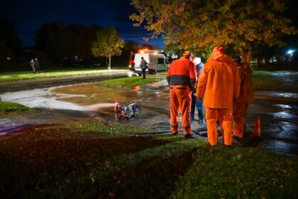 Remiantis AB „Aukštaitijos vandenys“ pranešimu, 2023 m. spalio 9 d. ties Molainių g. 28 įvyko vandentiekio avarija.