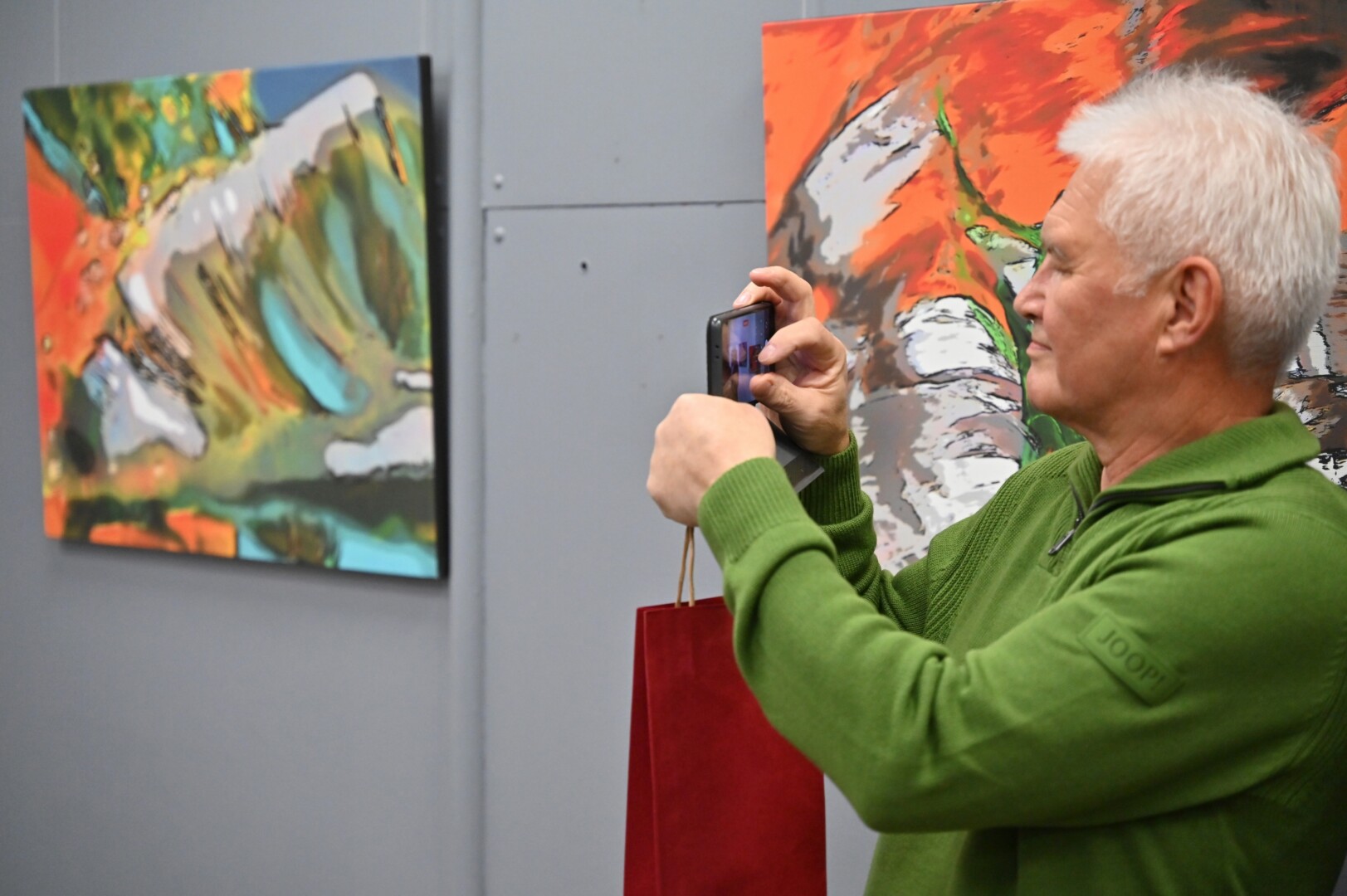 Petro Kaupelio meninės fotografijos primena dailininkų drobes su ištaškytais dažų purslais. G. KARTANO nuotr. 
