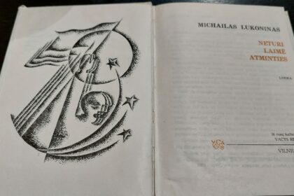 Prie kavos – ir propagandinė sovietinė literatūra.