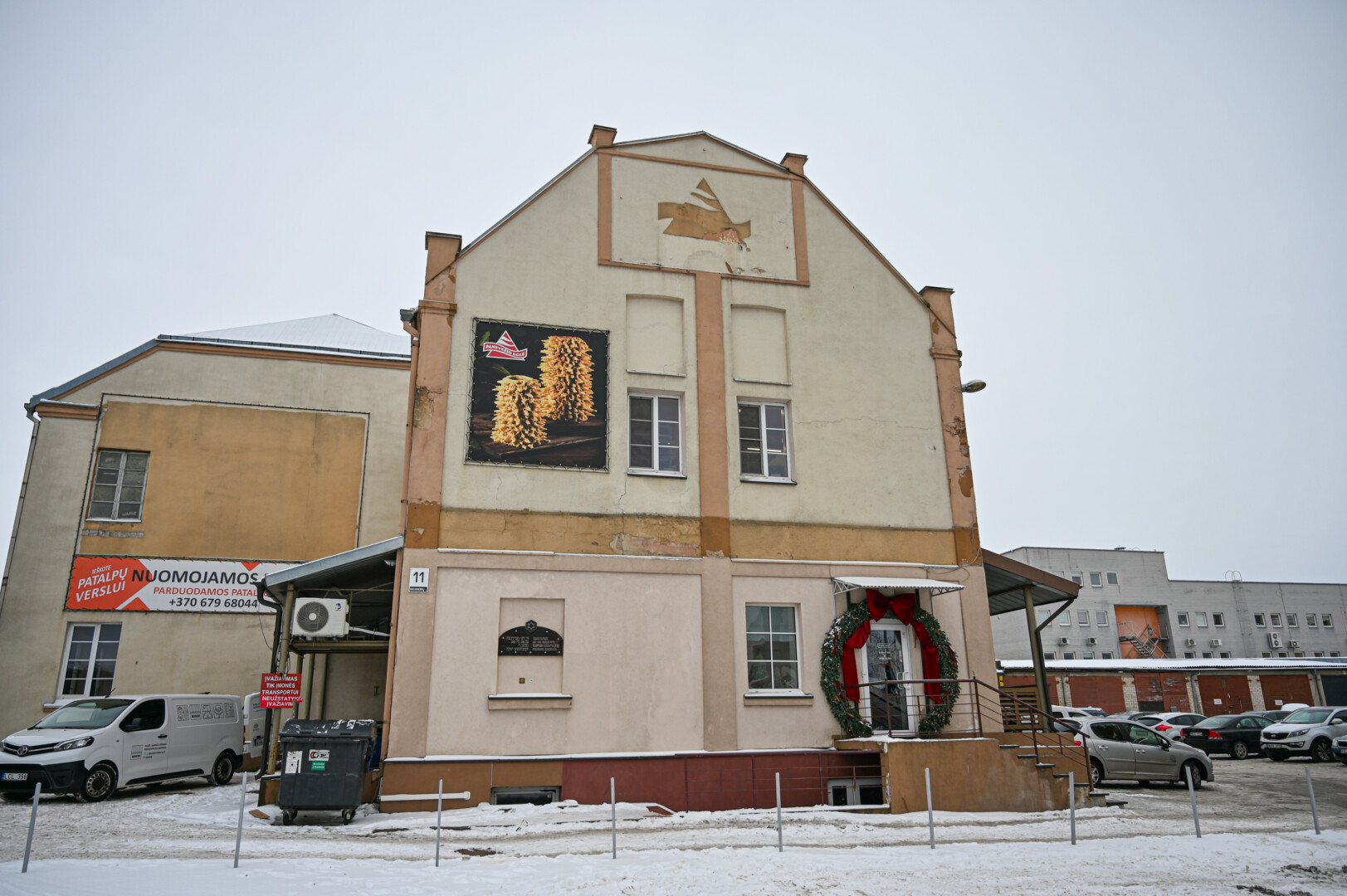 Tarpukariu Savanorių aikštė su gyvenamaisiais namais bei sinagogomis buvo svarbi vieta ir Panevėžio žydų gyvenime. 1932-aisiais į ją persikėlė visame pasaulyje garsi rabinų mokykla. P. ŽIDONIO nuotr.
