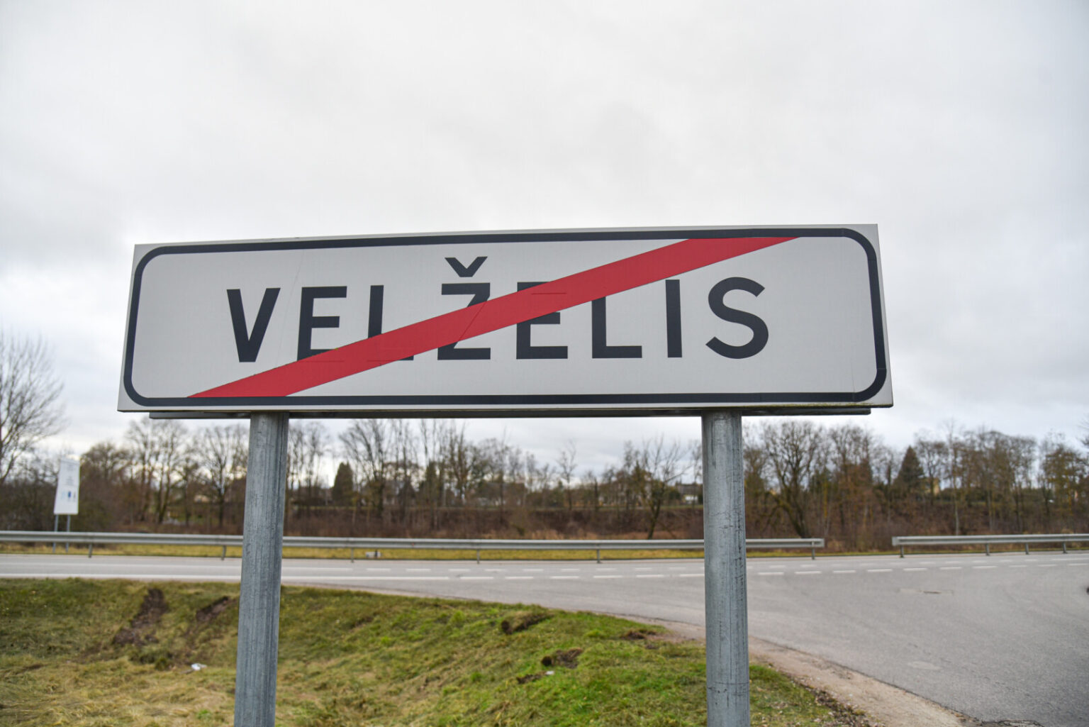 Pusantro tūkstančio Velželio, Velžio, Liūdynės, Vyčių ir aplinkinių vietovių gyventojų nekantriai laukia Regionų apygardos administracinio teismo Panevėžio rūmų sprendimo, nulemsiančio, ar stovės Velželyje biojėgainė, ar visgi jos ten nebus.