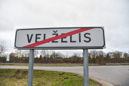 Pusantro tūkstančio Velželio, Velžio, Liūdynės, Vyčių ir aplinkinių vietovių gyventojų nekantriai laukia Regionų apygardos administracinio teismo Panevėžio rūmų sprendimo, nulemsiančio, ar stovės Velželyje biojėgainė, ar visgi jos ten nebus.