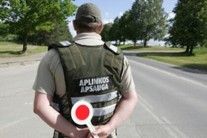 Nuo 2024 m. sausio Aplinkos apsaugos departamentas (AAD) bus įgaliotas keliuose tikrinti automobilių keliamą taršą.