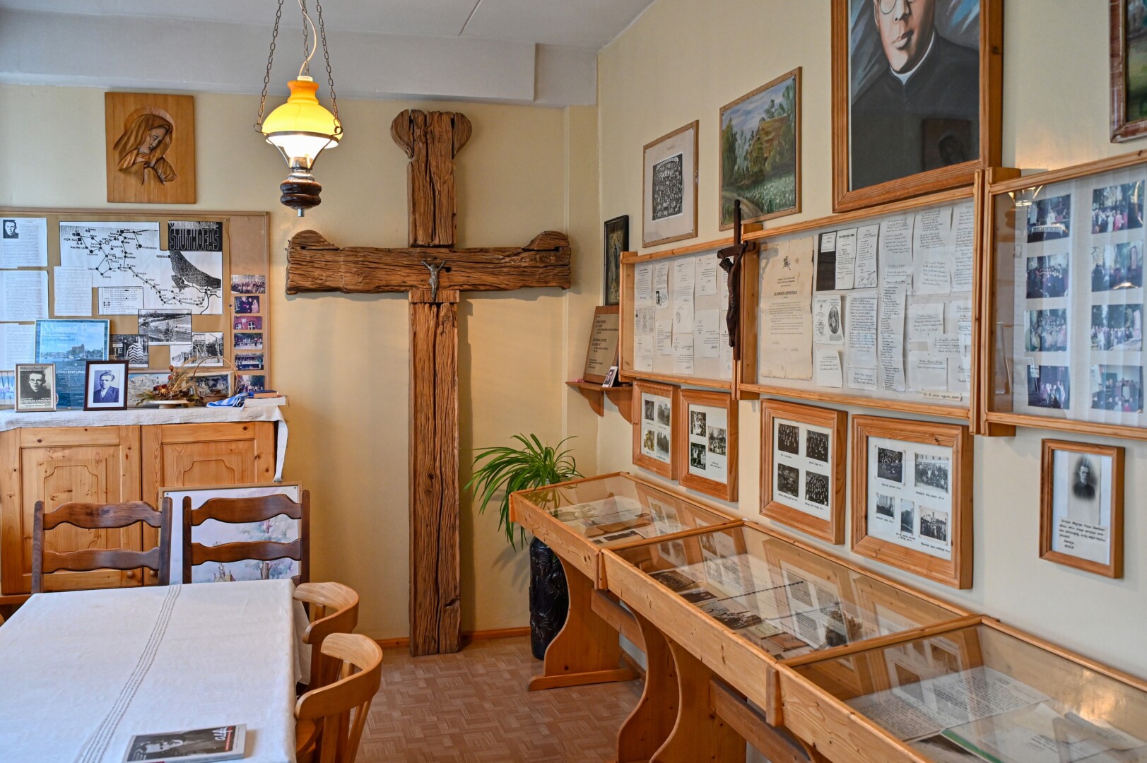 Kunigui Alfonsui Lipniūnui skirtas kambarys-muziejus veikia jo vardu pavadintoje miesto progimnazijoje. G. KARTANO nuotr.