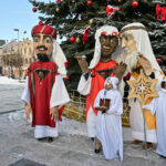 Kalėdinio laikotarpio kulminacija mieste šiandien tapo tradicinės Trijų Karalių eitynės.