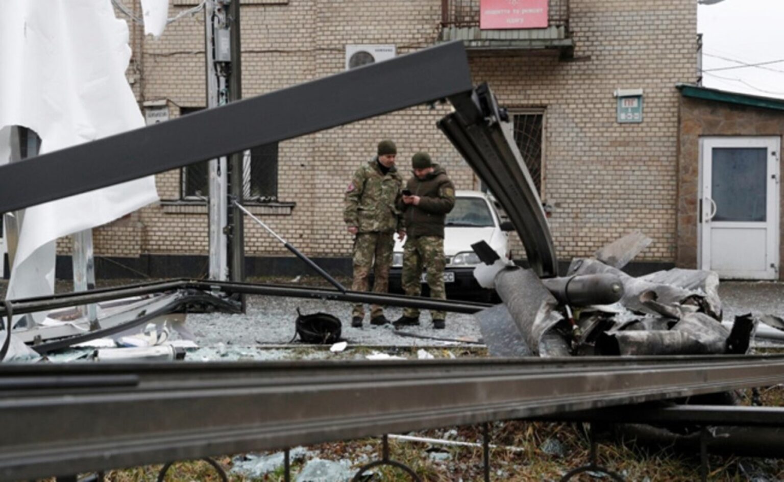 „Netikėkit, kad Doneckas vėl nori tapti Ukrainos dalimi – jo gyventojams Kyjivas yra tapęs nesutaikomu priešu“, – atsidūsta ukrainietė Tania, į Kyjivą atvykusi iš Rusijos okupuoto Donecko regiono.