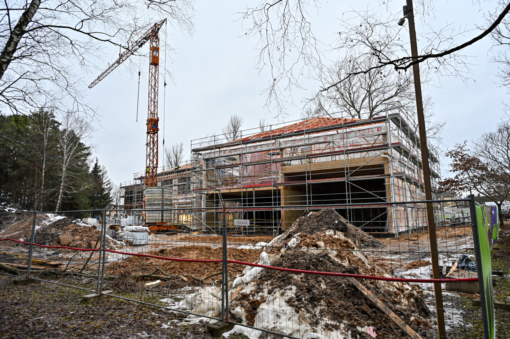 Bemaž pusantro tūkstančio kvadratinių metrų trijų korpusų „Harmonijos miestas“ kyla A. Baranausko gatvės pušyno kampe, kone 30 arų sklype. G. KARTANO nuotr.